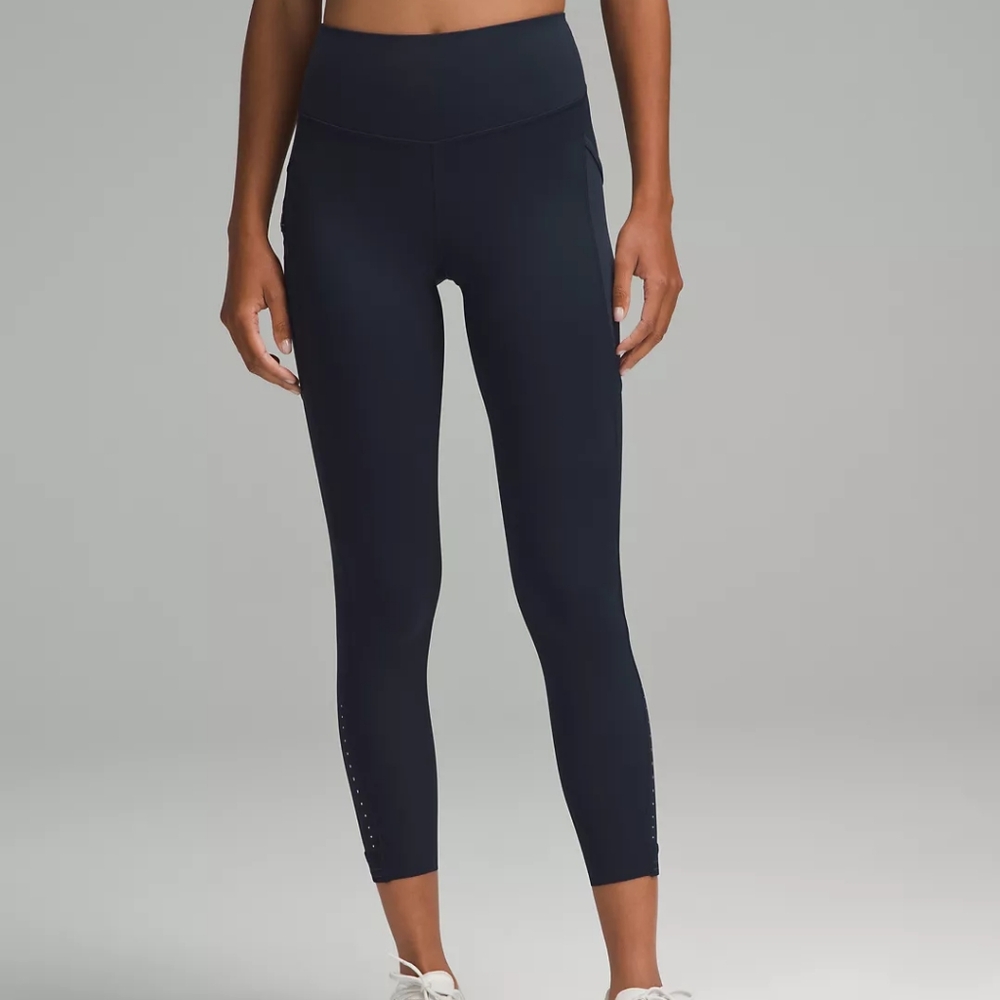 Fast and Free High-Rise Tight 28" 3 Pockets, size 4